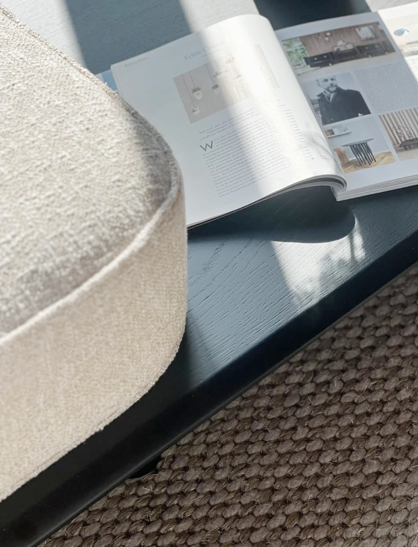 BEL ET BIEN furniture and publication in the Hamburg showroom